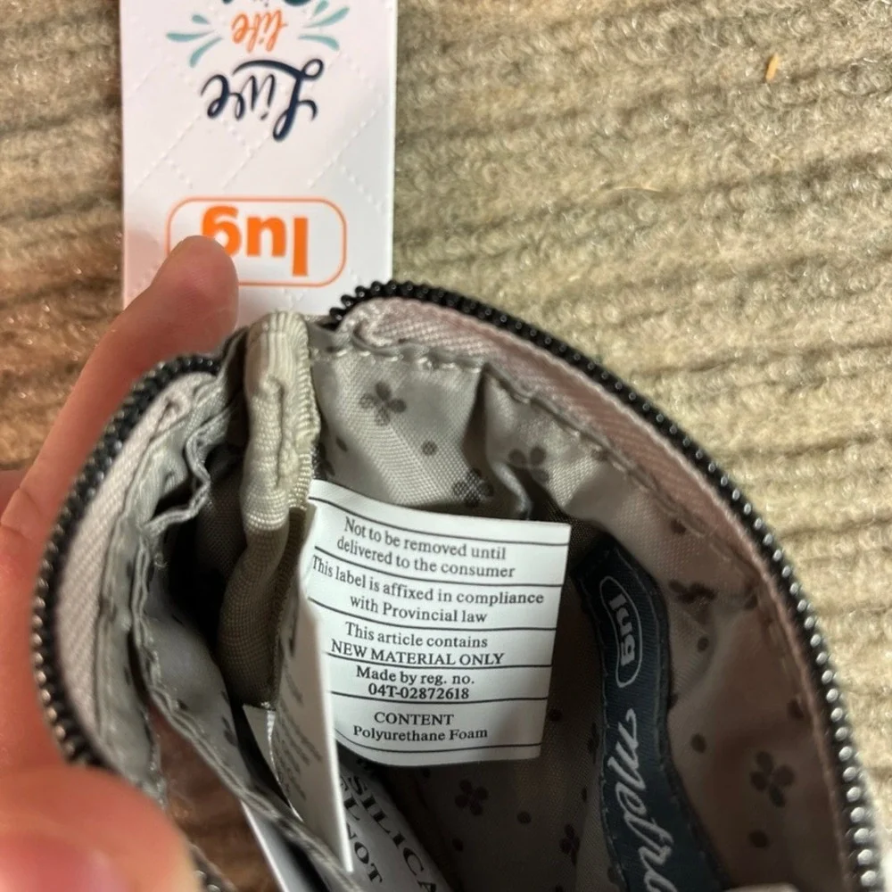NWT Lug Metro XL Card Case Coin Pouch Taupe Camo Scallop Quilt New with Tags